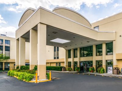 Spark by Hilton Des Plaines Chicago O'Hare