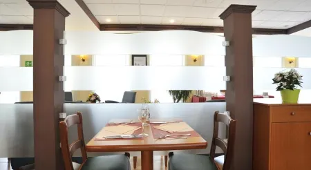 Travelodge Barcelona del Valles Отели рядом с достопримечательностью «Parc Dolores Ibárruri»