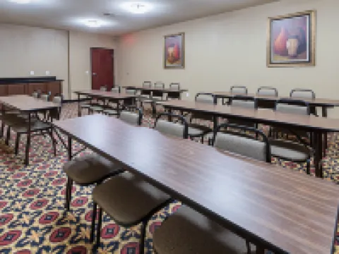 Comfort Suites Hotels in Ennis