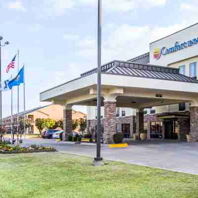 Comfort Inn & Suites Ardmore Hotel Exterior