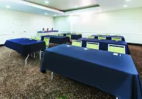 La Quinta Inn & Suites by Wyndham Paris