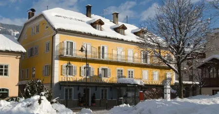 Emma Historic Hotel Отели в г. Монгуэльфо-Тезидо