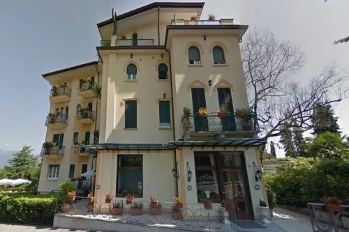Hotel Flora