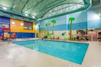 Delta Hotels Green Bay - Pools