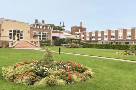 Park Hall Hotel and Spa Wolverhampton Отели рядом с достопримечательностью «Университет Уольверхэмптон»