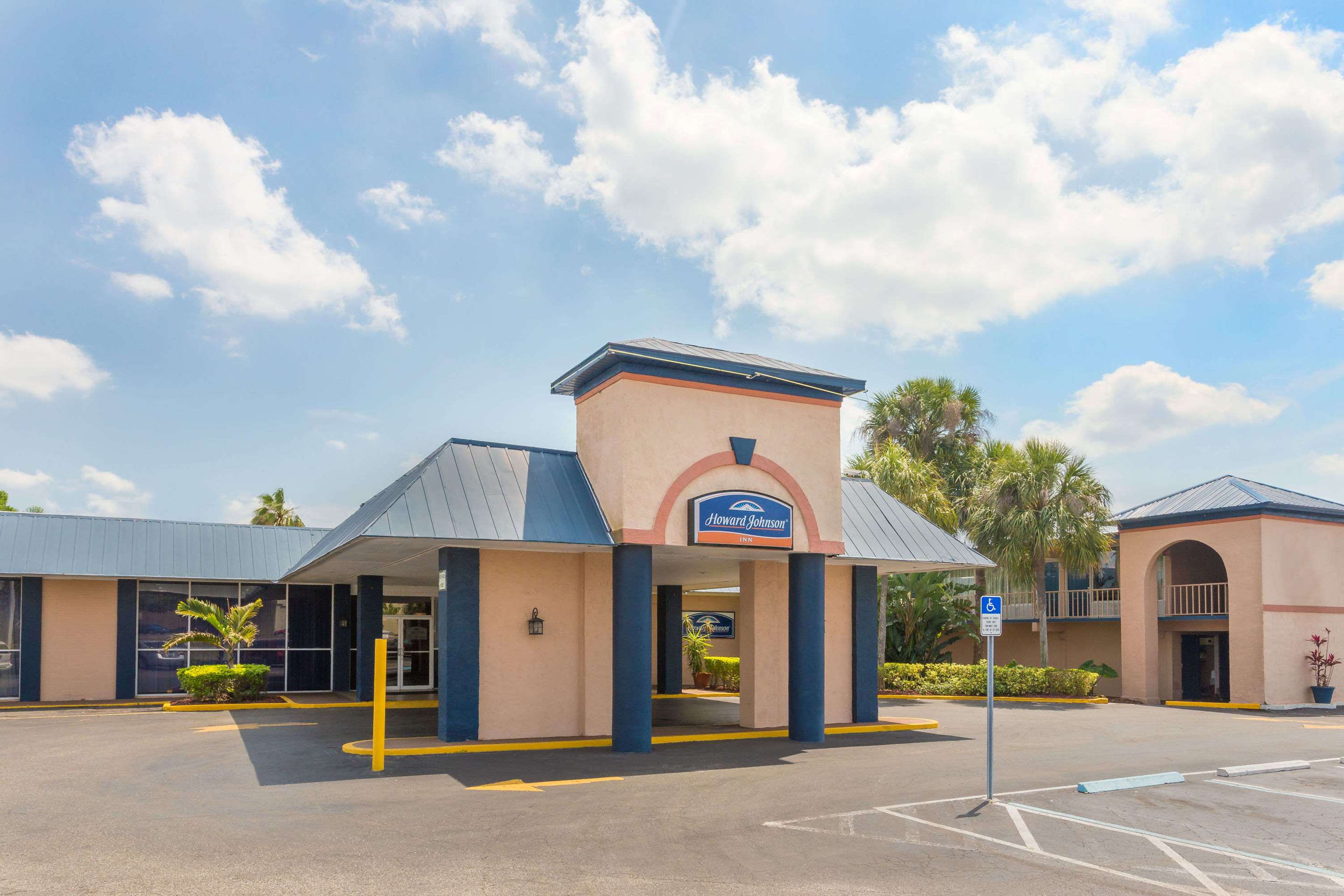 Howard Johnson by Wyndham Lakeland