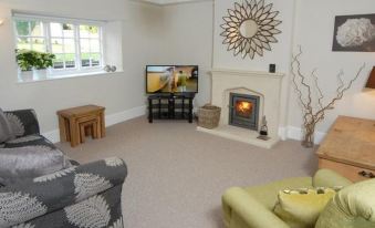 Gardeners Cottage - Housity