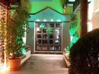 Green House Hotel & Restaurant Hotels near Regency Casino
