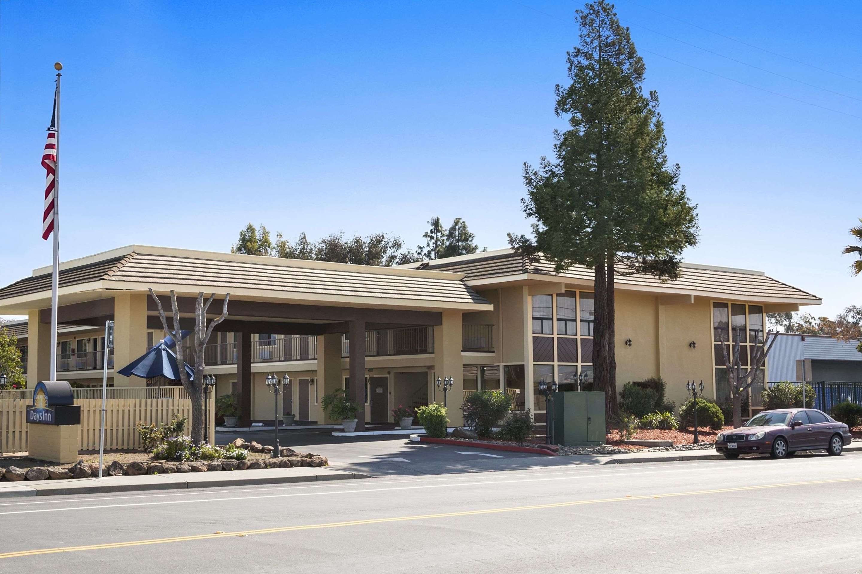 Days Inn by Wyndham Gilroy