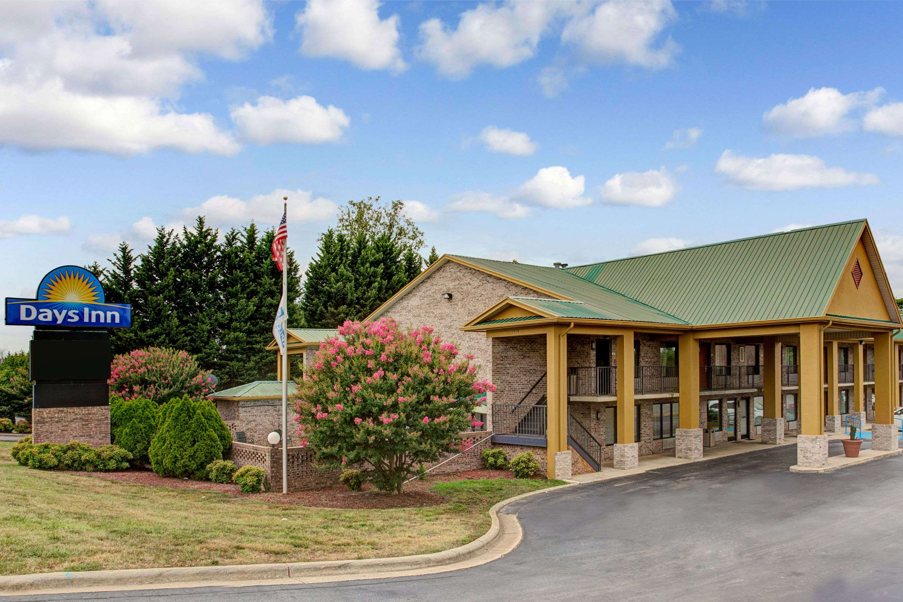 Days Inn by Wyndham Conover-Hickory