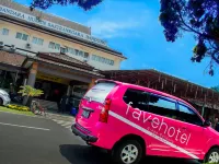 Favehotel Braga Hotels near Bandung Post Office