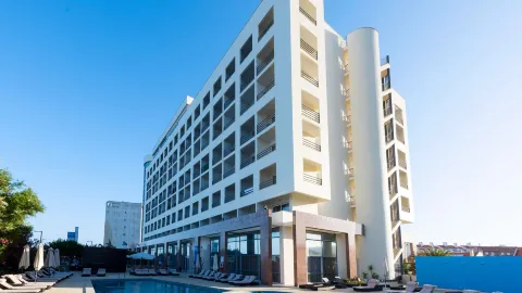 Tryp by Wyndham Lisboa Caparica Mar in Альмада