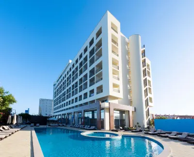 Tryp by Wyndham Lisboa Caparica Mar Hotel dekat Pragal