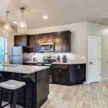 Watchman Villas Dining/Meeting Rooms