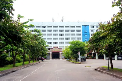 Grand Park Hotel Hotel in zona Wat Sawang Arom