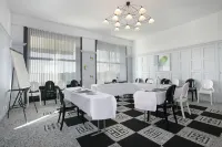 Best Western Adagio Hotels in Vernantes