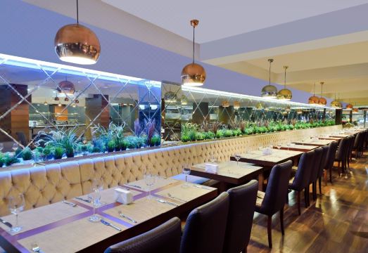 티아라 서멀 & 스파 호텔의 실내 수영장 이미지