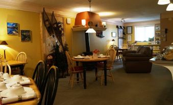 The Inn at the Ninth Hole Bed & Breakfast