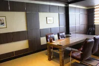 Avan Plaza Hotel Hotels in Балаовіт
