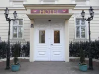 科勒斯塔帕克宮殿式酒店