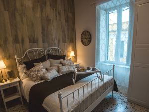 Elegant B&B - Il Vicolo Storico