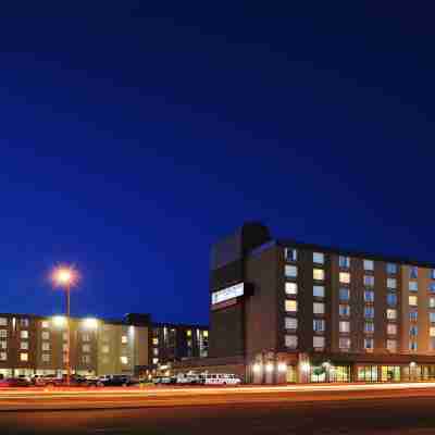 Pomeroy Hotel & Conference Centre Hotel Exterior