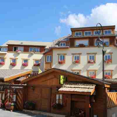 Hotel les Autanes Hotel Exterior