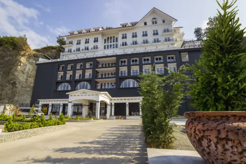 Mell Hotel Hotels in Yalincak Mahallesi