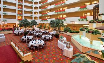 Holiday Inn & Suites Springfield - I-44