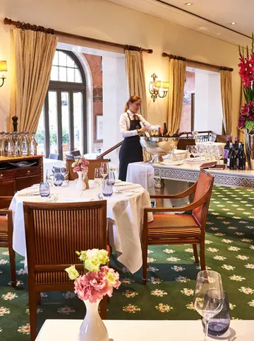 รูปภาพของโรงแรมบอสส์ สวีท นานา