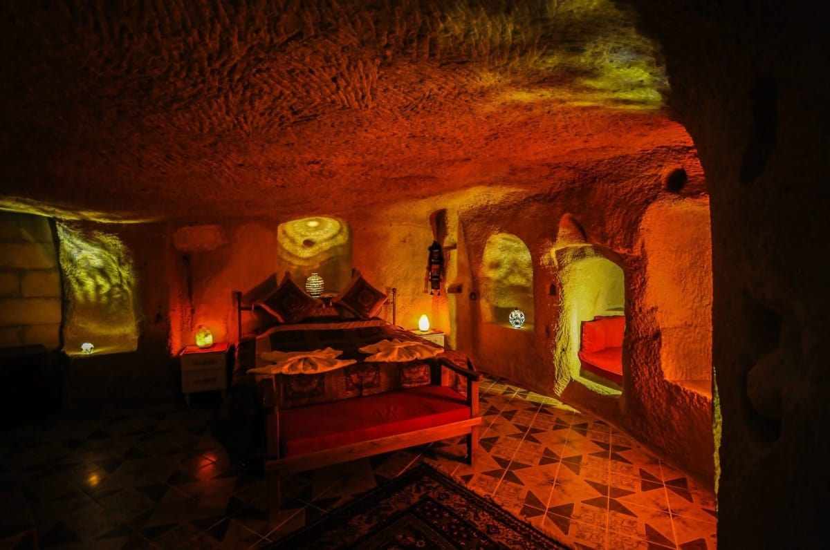 Helios Cave Hotel