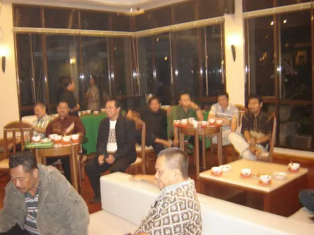 Griya Persada Convention Hotel & Resort Kaliurang Отели в г. Pakem