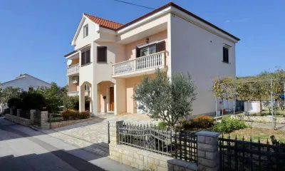 House Rose with Garden and Pool