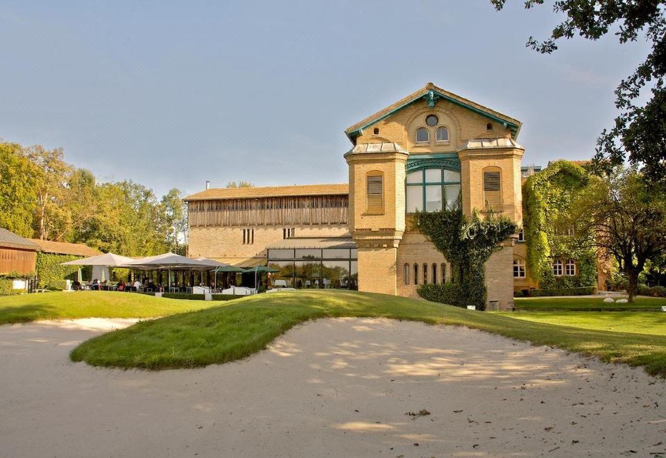 Le Kempferhof Golf et Château-Plobsheim Updated 2023 Room Price-Reviews &  Deals | Trip.com