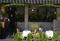 Royal Beach - parkir