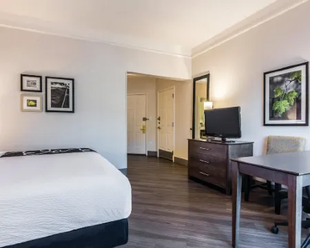 La Quinta Inn & Suites by Wyndham Shreveport Airport シュリーブポートのホテル