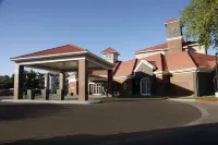 La Quinta Inn & Suites by Wyndham Phoenix Chandler Hotel berhampiran University of Advancing Technology