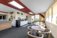 Travelodge by Wyndham Forsyth Hotels in Monroe County