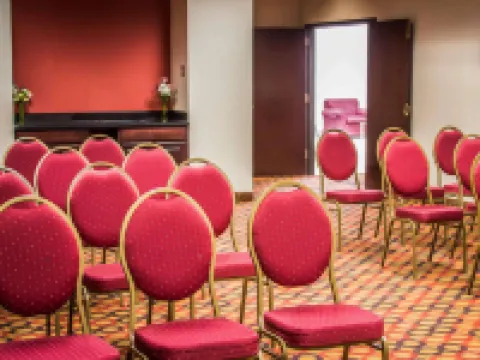 Quality Inn & Suites Hotels in St. Clair County