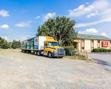 Econo Lodge Inn & Suites Matthews - Charlotte