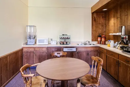 The Belgium Inn & Suites