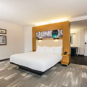 La Quinta Inn & Suites by Wyndham Winchester