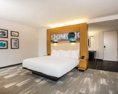 La Quinta Inn & Suites by Wyndham Winchester フレデリックのホテル