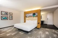 La Quinta Inn & Suites by Wyndham Winchester - 2-Star