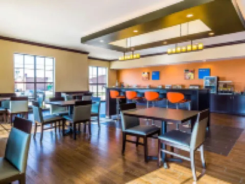 舒適套房酒店-穆爾俄克拉何馬市 穆爾酒店