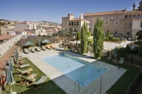Parador de Plasencia - piscina