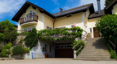 Ferienwohnung Nahe Fuschlsee, Hof Bei Salzburg Hotel berhampiran Fuschlsee