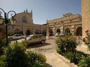 St. George’s Cathedral Pilgrim Guesthouse – Jerusalem