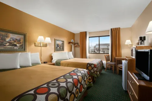 Super 8 by Wyndham Alexandria MN فنادق في Alexandria