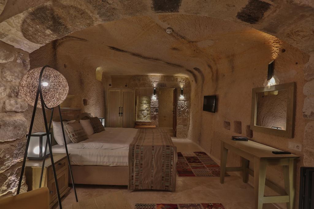 Acropolis Cave Suites